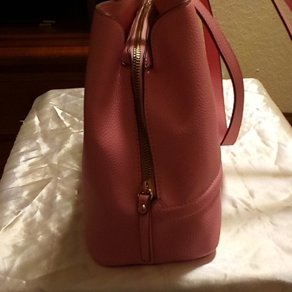 Nanette Lepore - NWOT Vegan Leather Handbag, Lots of Pockets, Gorgeous Color - Picture 3 of 6